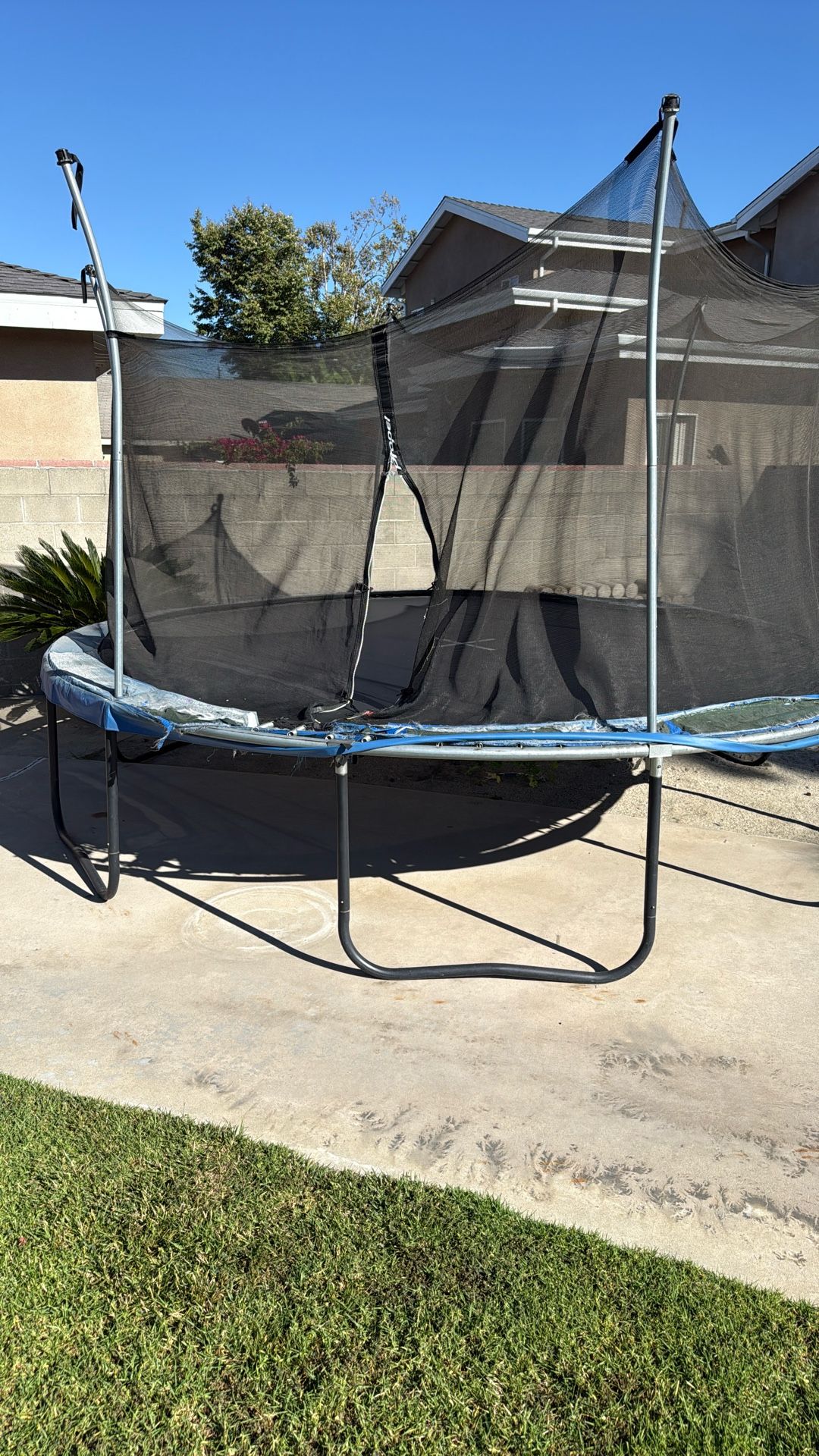 Free Trampoline Pick Up ASAP