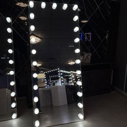 Hollywood Mirrror Final Sale 