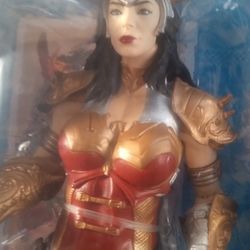 DC MULTIVERSE WONDER WOMAN GOLD LABEL