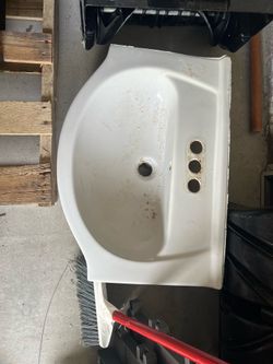 White Ceramic Bathroom Sink