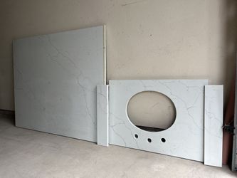 23” X 32.5” Quartz Bathroom Vanity With Backsplash
