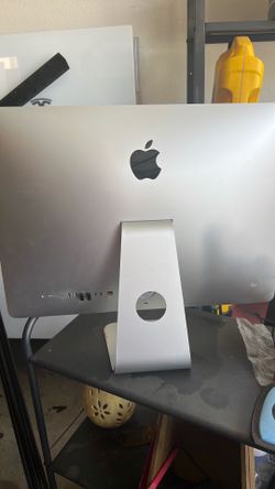 2017 Apple iMac Retina 4K core i5 21.5” screen