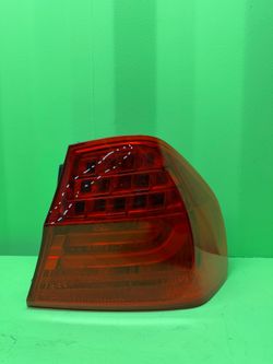 2009 2010 2011 BMW 328i 335i M3 Right Passenger Side Quarter Panel / Outer Tail Light OEM