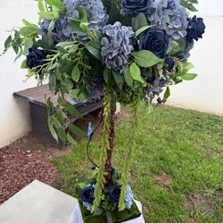 Tree center pieces 8 available