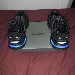 BALENCIAGA TRACK RUNNER LED BLACK