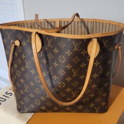 Louis Vuitton Purse 