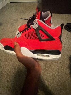 Jordan 4s toro bravo