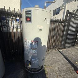 100gal Bradford White Water Heater  Year 2015