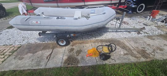 Avon Inflatable Dinghy with Trailer
