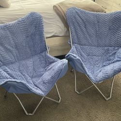 Lounging Chairs 
