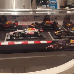 Red Bull F1 Die-Cast Cars Burago, 1:43 Scale Formula 1, Collector Racing Cars, Die-Cast Set, Racing Memorabilia, Limited Edition