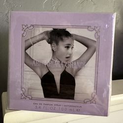 Ariana Grande Perfume 