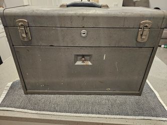 Vintage / Antique, Kennedy Kits Metal Machinist Tool Box Chest Style No - 520 Made in Van Wert, Ohio- People resell for $300+
