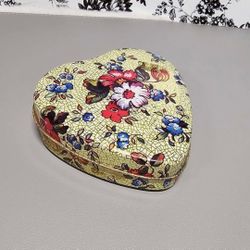 Vintage Floral pattern Heart Shaped Tin Container