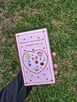 1 Blindbox, Sanrio Figure x Cupid's Love. Hello Kitty 