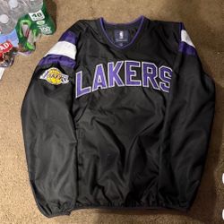 Lakers windbreaker Size M brand new 