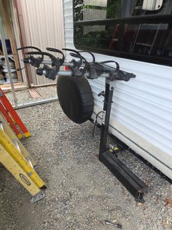 Thule 964 revolver - 4 bike rack swivel and lock