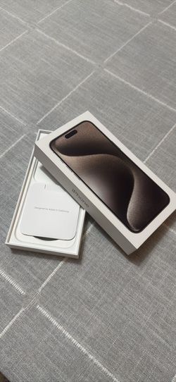 iPhone 15 Pro Max Box