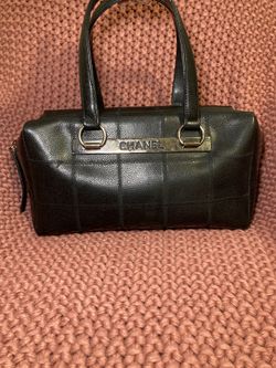 Pebble Leather Metal Plated Medium Size Vintage Shoulder Bag