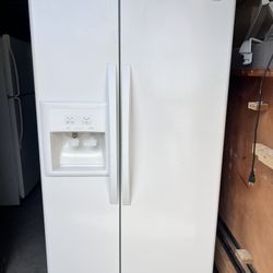 36” White Side By Side Refrigerator DELIVERY AVAILABLE 🚚
