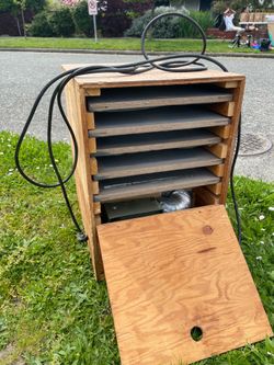 FOOD DEHYDRATOR