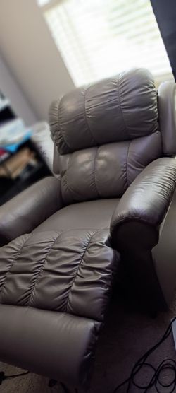 Lazyboy recliner $700 obo