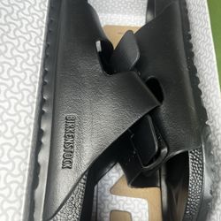 Birkenstock All Black Arizonas 