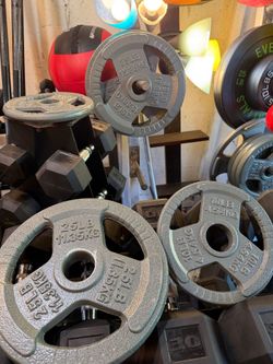 NEW EZ GRIP  OLYMPIC  PLATES : 45s 35s 25s 10s 5s 
    ALSO HAVE  • bench press bench •  flat bench •  adjustable bench  • battle ropes  • wall balls
