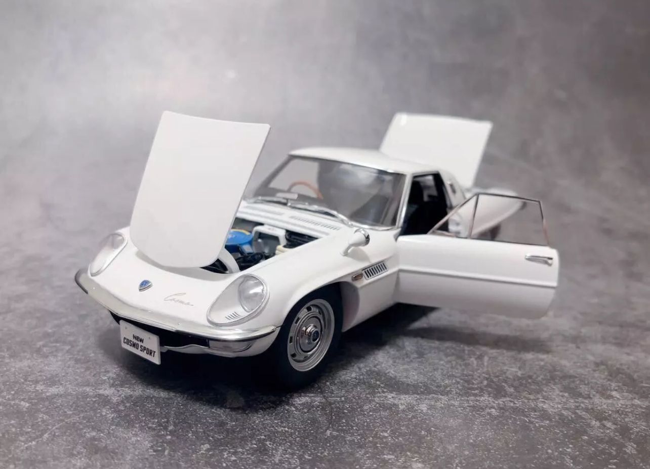 1/18 Autoart Mazda Cosmo Sport White Rotary