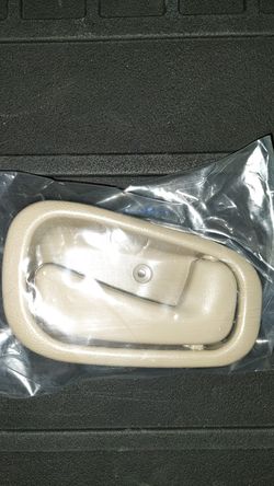1998-02 Toyota Corolla Passenger Side Front or Rear Door Handle