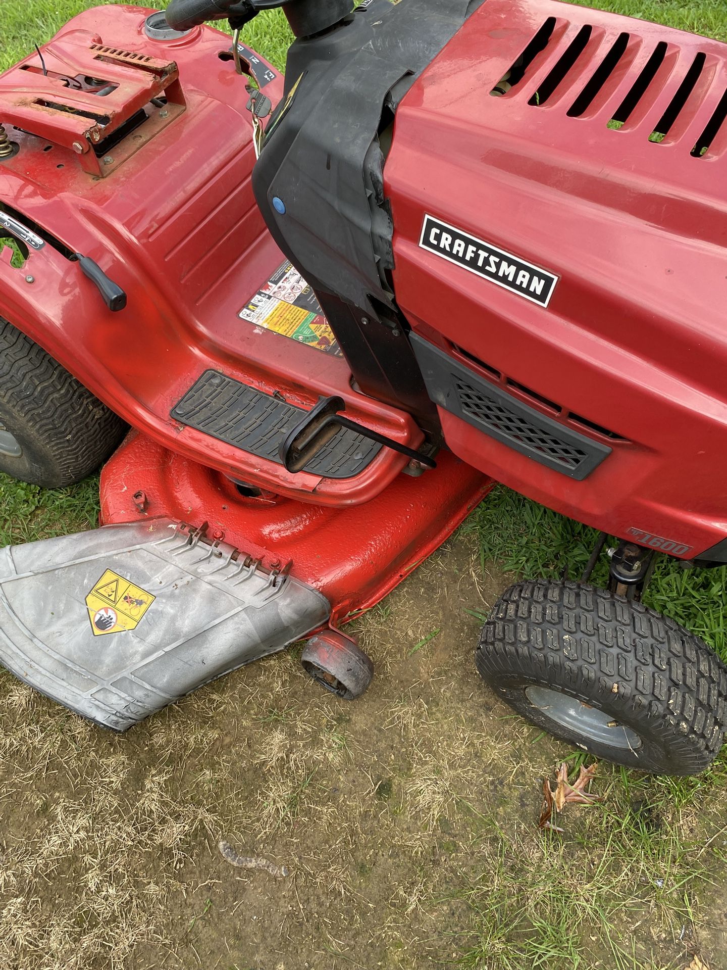 2015 Craftsman 46 Inch Lawn Tractor Starts And Runs Good