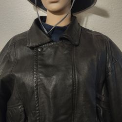 in Peoria  Az. Men's Leather Jacket  LARGE  $40.