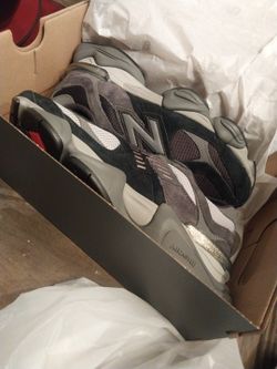 Brand New In Box New Balance Black Grey 96