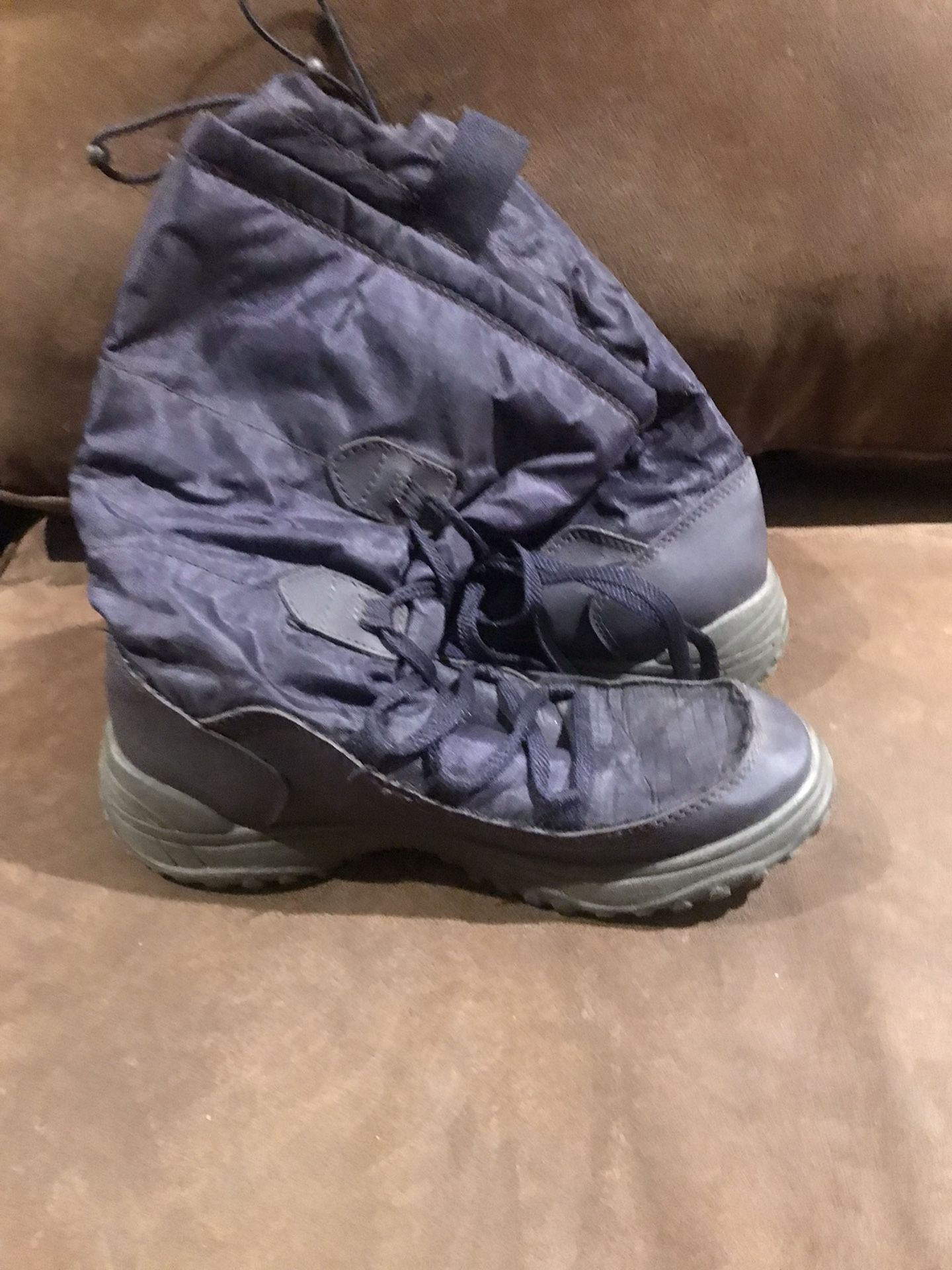 Womens Snow Boots Size 8 