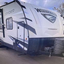 2020 WINNEBAGO  28ft TOY HAULER 