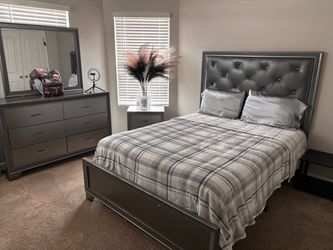 Gray Bedroom Set with Tufted Headboard7