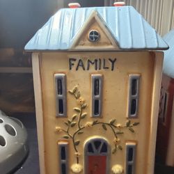 Susan Winget Americana barn-themed ceramic cookie jar with salt and pepper shakers