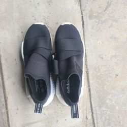 Adidas size 8 us women