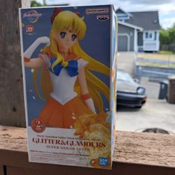 Super Sailor Venus Figure - Banpresto