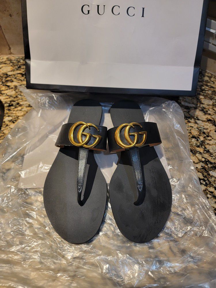 Womens Size 10 Gucci Sandals 