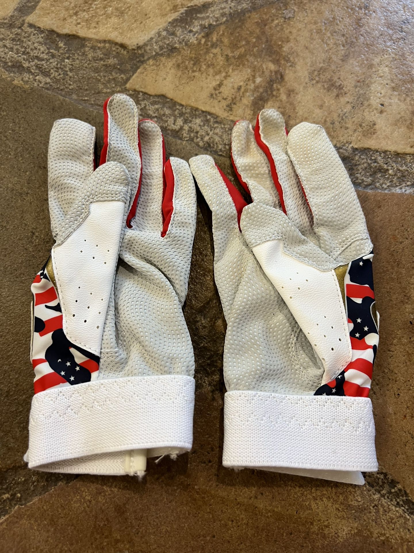 Under Armor YSM Batting gloves for Sale in Las Vegas, NV - OfferUp