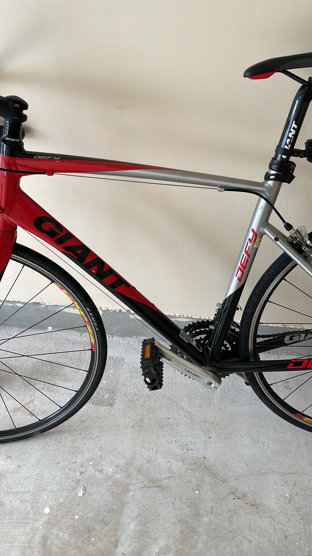 Giant Defy Professional Road Bike Aluminum Frame