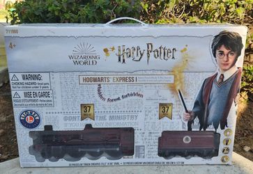 NEW Lionel 711960 Hogwarts Express Battery Powered Ready to Play Model Train Set