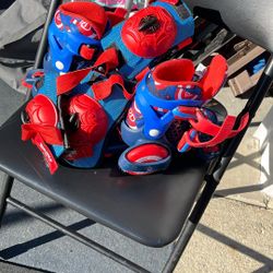 Roller Skates Adjust From 11 To Size 2 With Knee Pads