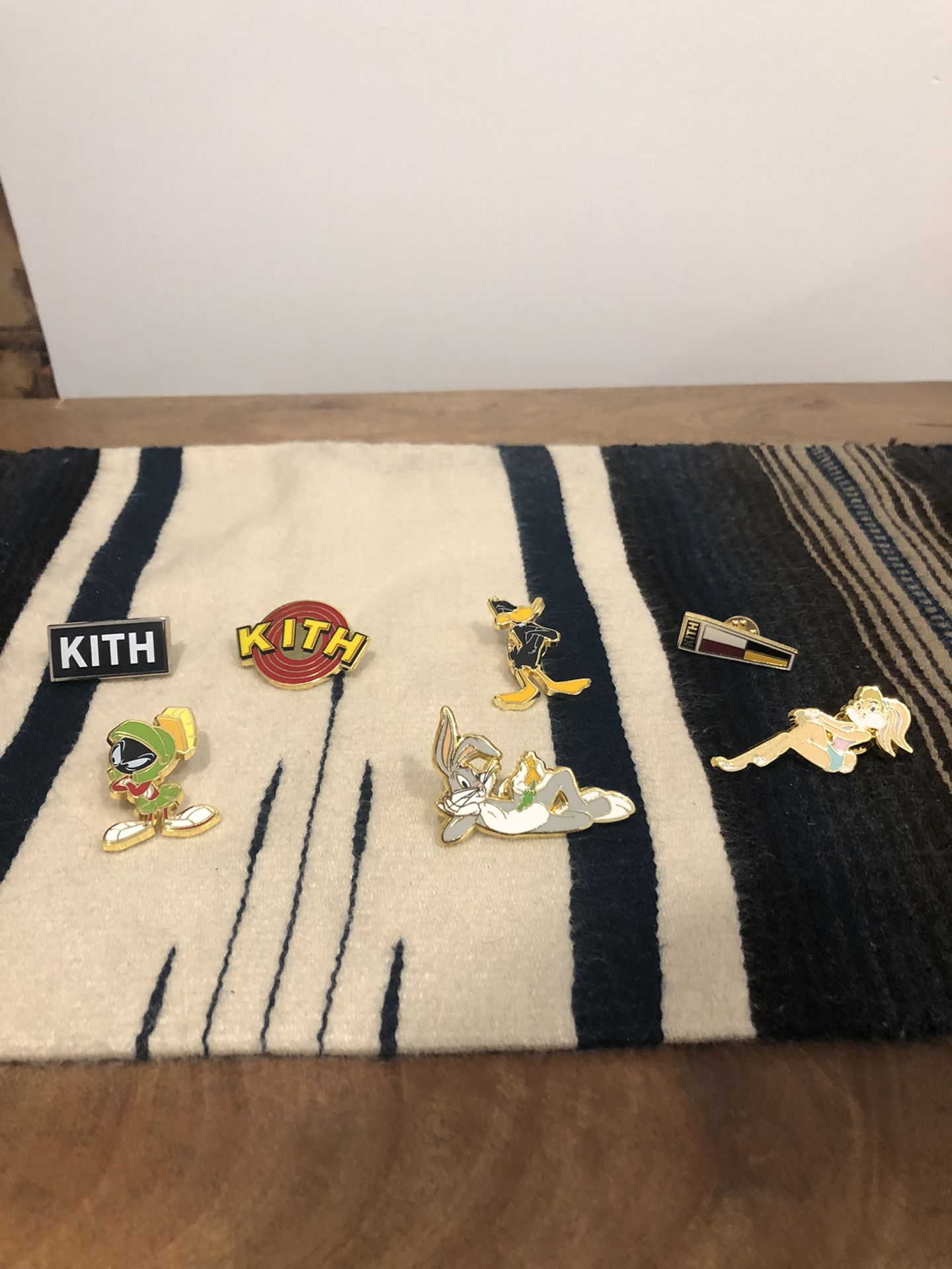 Kith x Looney Tunes Pin Set