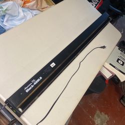 Black Light   4 Foot 40 Watt 