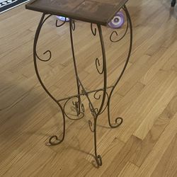 27” Tall Metal Plant Stand 