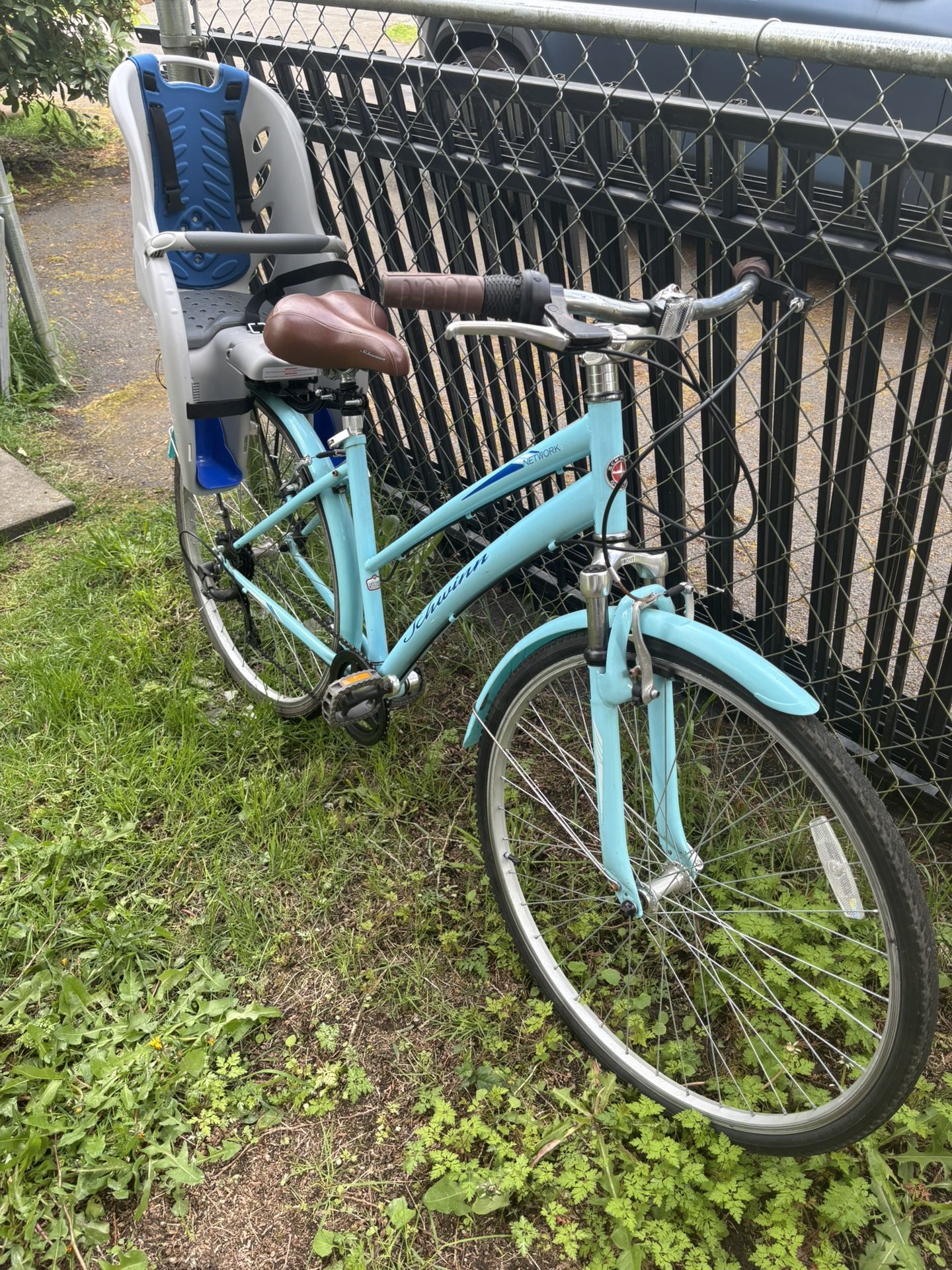 LOW PRICE MOVING- $600 RETAIL ADULT BEAUTIFUL CRUISER BIKE