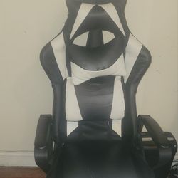 used game chair with foot rest