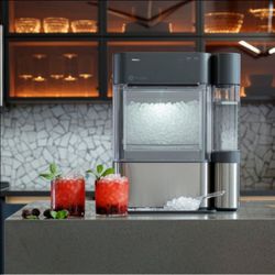 Loke new in box GE Profile Opal 2.0 Nugget Ice Maker, 38 lbs sells for $600 at costco